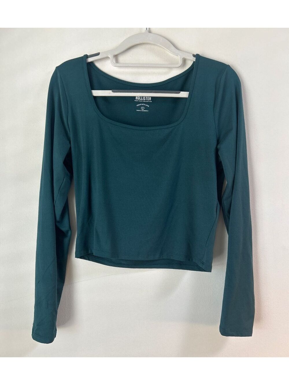 Hollister Must-Have Collection Long Sleeve Crop Top in Teal Green Large